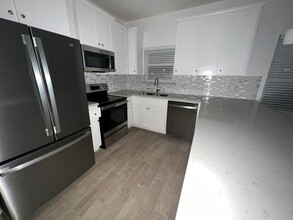 1009 Julia St in Harlingen, TX - Building Photo - Building Photo