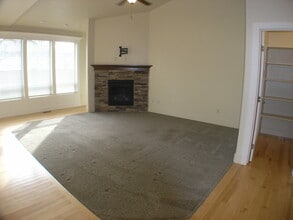 2537 E Hidden Crk St in Nampa, ID - Building Photo - Building Photo