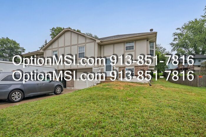 103 SE Greystone Dr in Lee's Summit, MO - Building Photo