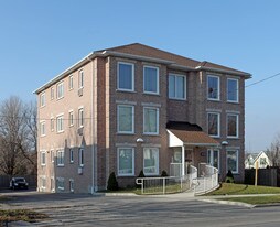 208 Centre St S in Oshawa, ON - Building Photo