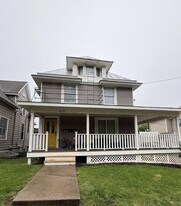 619 E Burlington St in Iowa City, IA - Building Photo