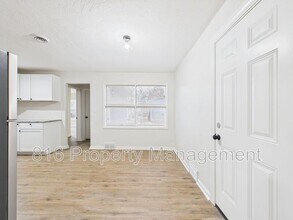 11211 Corrington Ave in Kansas City, MO - Building Photo - Building Photo