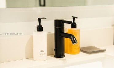 398 NE 5th St in Miami, FL - Building Photo - Building Photo