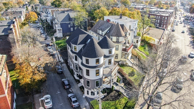 682 Blue Hill Ave in Boston, MA - Foto de edificio - Building Photo