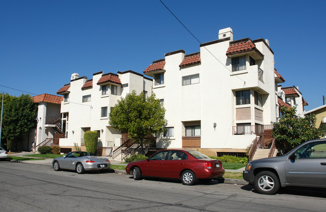 703 E Chestnut St in Glendale, CA - Building Photo - Building Photo