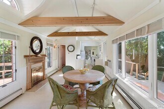 42 Towd Point Rd in Southampton, NY - Building Photo - Building Photo