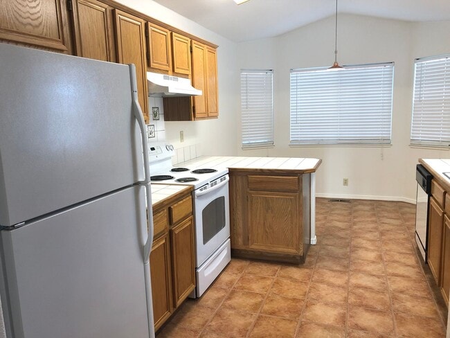 6697 S Drexel Dr in Sparks, NV - Building Photo - Building Photo