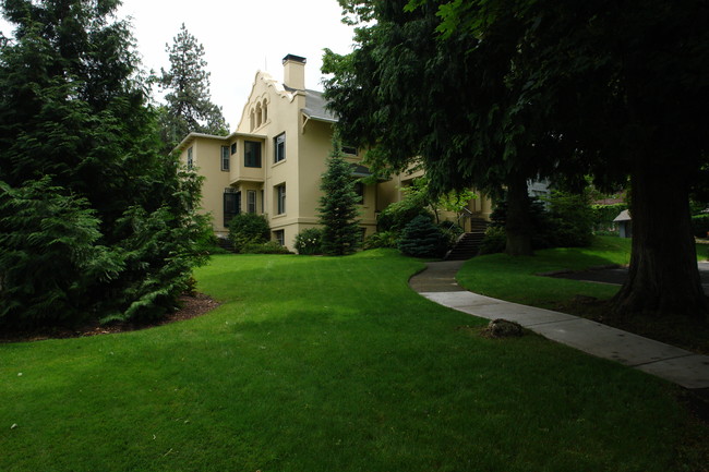 1001 S Monroe St in Spokane, WA - Foto de edificio - Building Photo