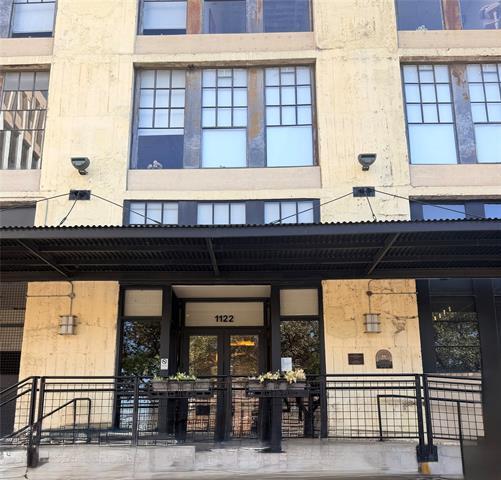 property at 1122 Jackson St