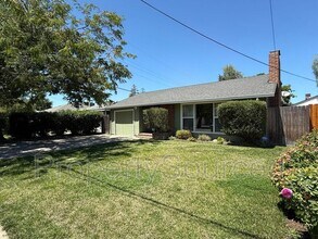 1251 Middlefield Ave in Stockton, CA - Building Photo - Building Photo