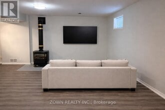 29 Rodarick Dr in Toronto, ON - Building Photo - Building Photo