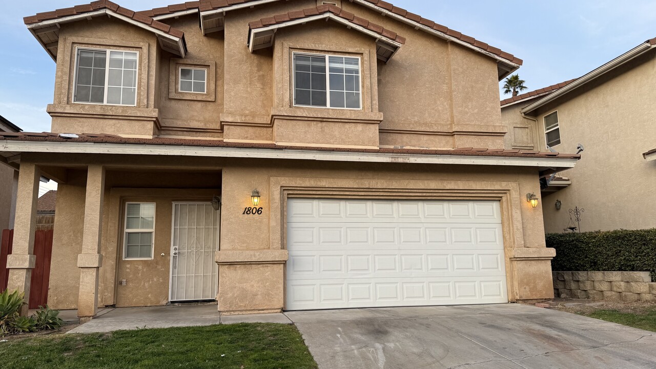 1806 McDougal Way in El Cajon, CA - Building Photo