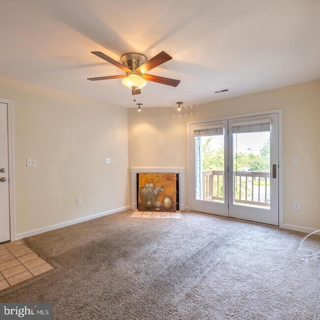 606 Marion Quimby Dr in Stevensville, MD - Building Photo - Building Photo