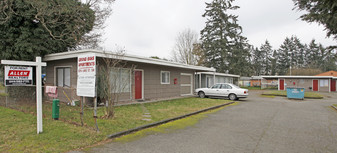 8214 Lake St SW in Lakewood, WA - Building Photo