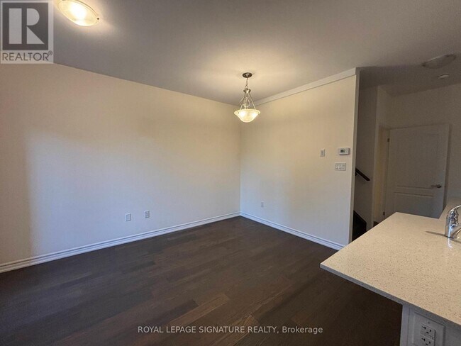 1B Clintwood Gate in Toronto, ON - Building Photo - Building Photo