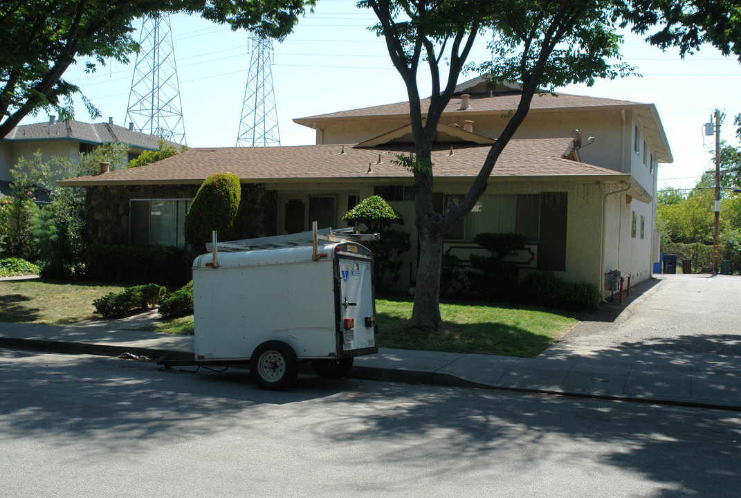 482 Hawthorn Ave in Sunnyvale, CA - Building Photo