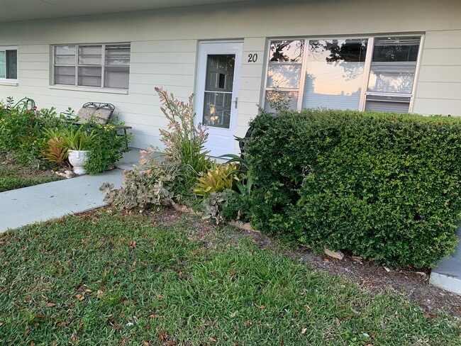 2292 Costa Rican Dr, Unit 20 in Clearwater, FL - Building Photo - Building Photo