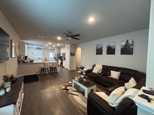 14031 Chinook Dr in Conroe, TX - Foto de edificio - Building Photo