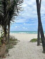 347 Elm St in Hollywood, FL - Building Photo