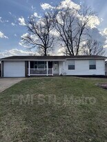 3900 Randhall Dr in St. Louis, MO - Building Photo