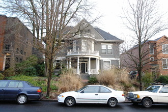 2359 NW Overton St in Portland, OR - Building Photo - Building Photo