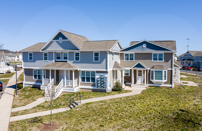 Brytania Square in New Britain, CT - Building Photo - Primary Photo