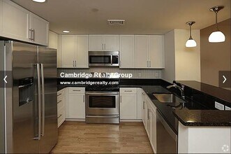 15 Cameron Ave, Unit 102A in Cambridge, MA - Foto de edificio - Building Photo
