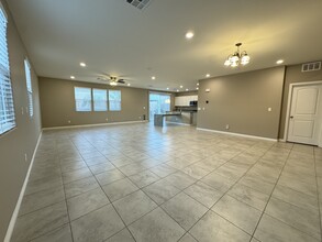 9113 Cocowoods Pl in Las Vegas, NV - Building Photo - Building Photo