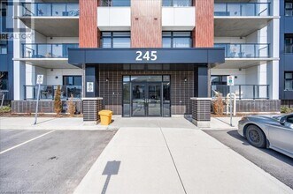 245 Grey Silo Rd in Waterloo, ON - Building Photo - Building Photo