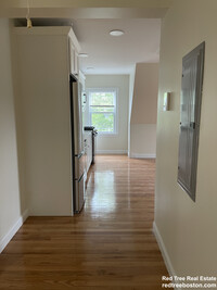 12 Harris St, Unit 3 in Brookline, MA - Building Photo - Building Photo