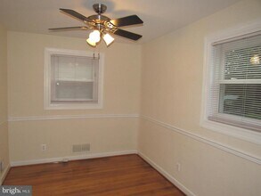 121 E Glendale Ave in Alexandria, VA - Building Photo - Building Photo