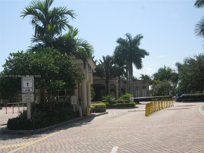 12968 SW 32nd St in Miramar, FL - Building Photo - Building Photo
