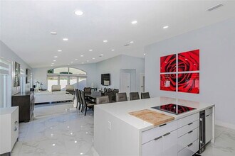 345 SW 191st Ave in Pembroke Pines, FL - Building Photo - Building Photo