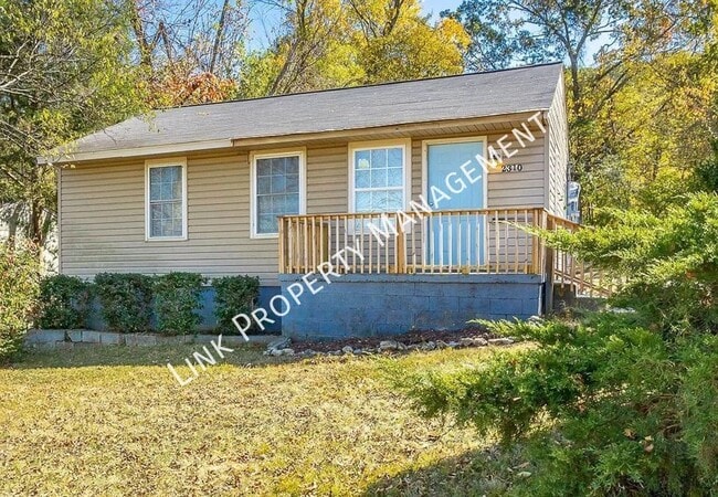 property at 2310 N Chamberlain Ave