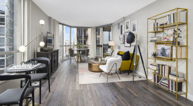 5 E Delaware Pl in Chicago, IL - Building Photo - Building Photo