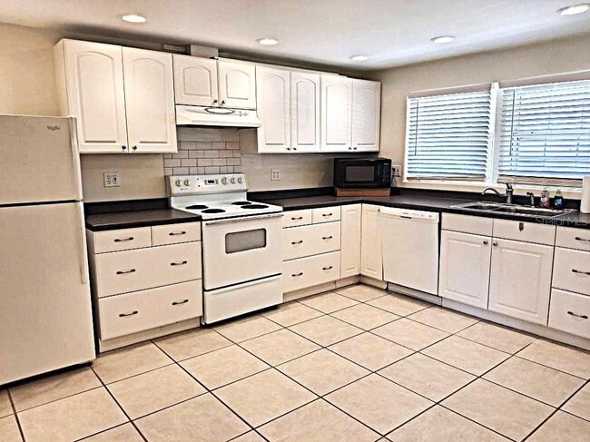 2812 Dovewood St in Clearwater, FL - Building Photo - Building Photo