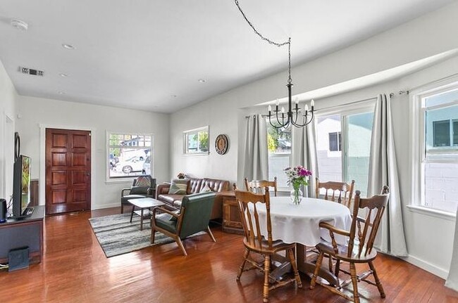 6922 Greeley St in Los Angeles, CA - Building Photo - Building Photo