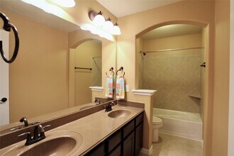 10202 Gallowgate Ln in Richmond, TX - Building Photo - Building Photo