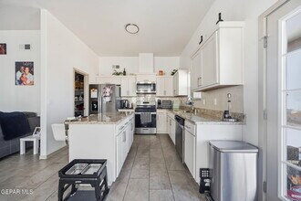 1181 Summer Rain St in El Paso, TX - Building Photo - Building Photo