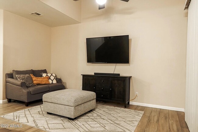 property at 1015 S Val Vista Dr