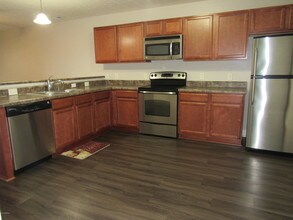 216 Glen Cannon Drive in Jacksonville, NC - Building Photo - Building Photo