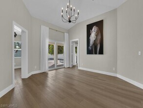 6070 Lancewood Way in Naples, FL - Foto de edificio - Building Photo
