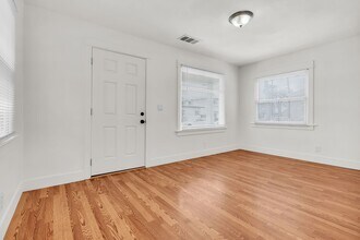 420 Bonito Ave in Long Beach, CA - Building Photo - Building Photo