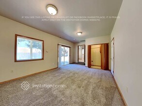 21702 104th Ave E in Graham, WA - Foto de edificio - Building Photo