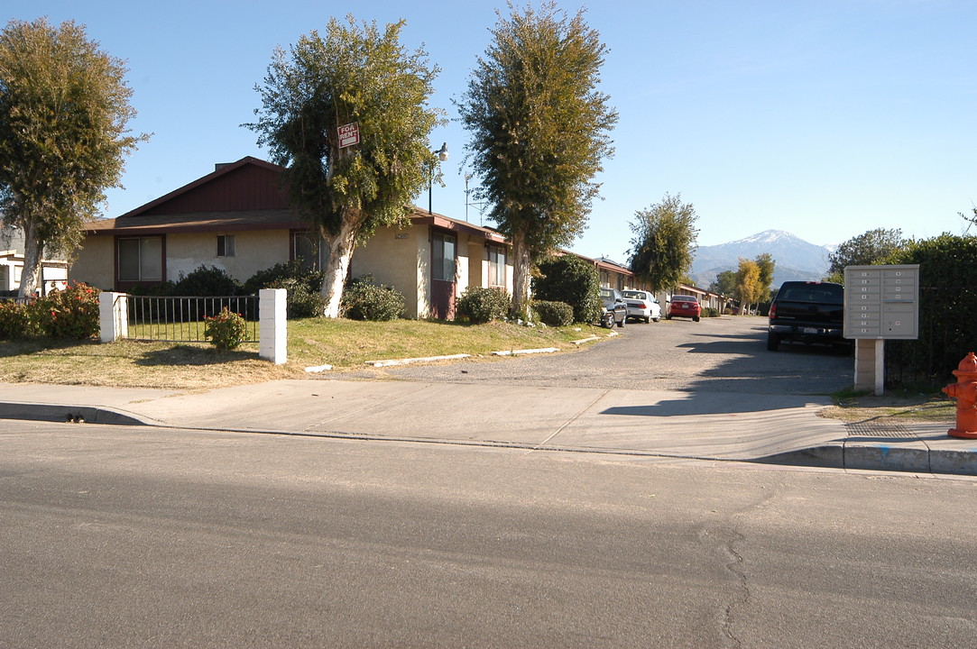 7435 Mckinley St in San Bernardino, CA - Building Photo