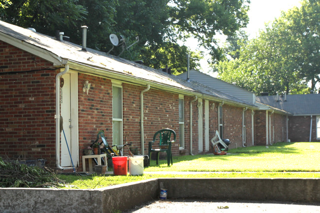 2305-2335 Rodman St in Louisville, KY - Foto de edificio - Building Photo