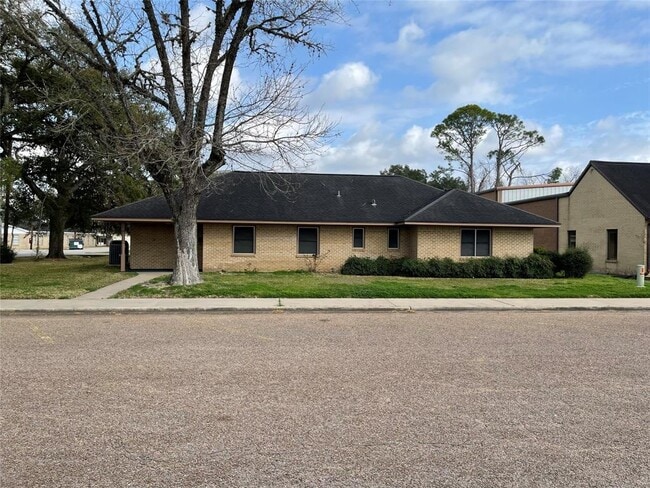 property at 301 S 16th St