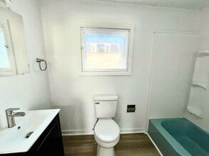 43 Main St in Raymond, ME - Building Photo - Building Photo