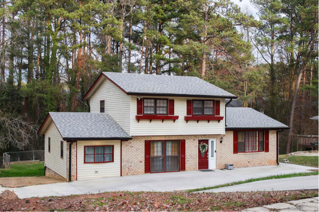 2221 Foxtrot Rd in Raleigh, NC - Building Photo - Building Photo