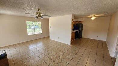 8511 Woodstone Dr in Austin, TX - Building Photo - Building Photo